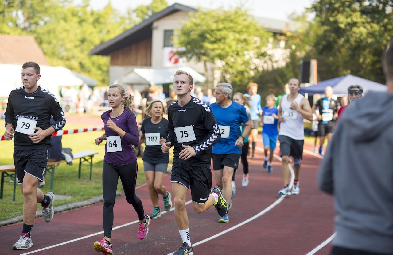 Bild vom 9. Benefizlauf im Jahr 2016. Dies ist das 143. Bild.